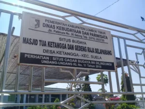 PARIWISATA : REKOMENDASI TUJUAN WISATA ANDA DI LOTIM NTB. 5 DESA TUA POTENSIAL SEBAGAI DESTINASI WISATA. 5 » IMG 20210727 WA0043 SITUS MASJID PUSAKA KERAJAAN SELAPARANG