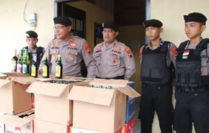Imbas Dari Patroli Preventif Sat Samapta Polres Pekalongan, Ratusan Botol Miras Berbagai Merek Disita 3 IMG 20230201 175012