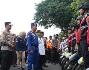 Pemkab Batang bersama TNI Polri Gelar Apel Siaga Bencana untuk Antisipasi Cuaca Ekstrem 3 IMG 20230222 215925 1