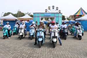 Sosialisasi Keselamatan, Kapolres Asahan Safety Riding dan Bagikan Helm Kepada Generasi Milenial 2 IMG 20230319 WA0091