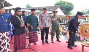 Bersama Forkopimcam, Polsek Windusari Hadiri Kirab Budaya dan Merti Desa 4 IMG 20230305 163120