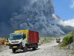 Gunung Merapi Erupsi dan Mengeluarkan Guyuran Lava, Ini Himbauan Polda Jateng 3 IMG 20230311 182841 1
