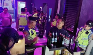 Polres Kudus Gelar Ops Pekat di Malam Pertama Ramadan, Ratusan Botol Miras Disita 3 IMG 20230324 121911