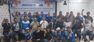 Mempererat Elemen Serikat Buruh Pelabuhan Jakarta Utara Mengadakan Diskusi Oleh Narasumber : Kaspudin,SH,MSi Bersama Buruh Pelabuhan 2 IMG 20230417 WA0026