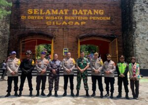 Cek Pos PamTempat Wisata, Kapolresta Cilacap Sampaikan Himbauan Kepada Masyarakat 2 IMG 20230424 131634