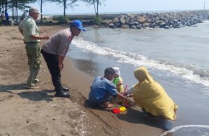Untuk Keselamatan, Polisi Sampaikan Imbauan bagi Pengunjung di Obwis Pantai 3 IMG 20230427 134217