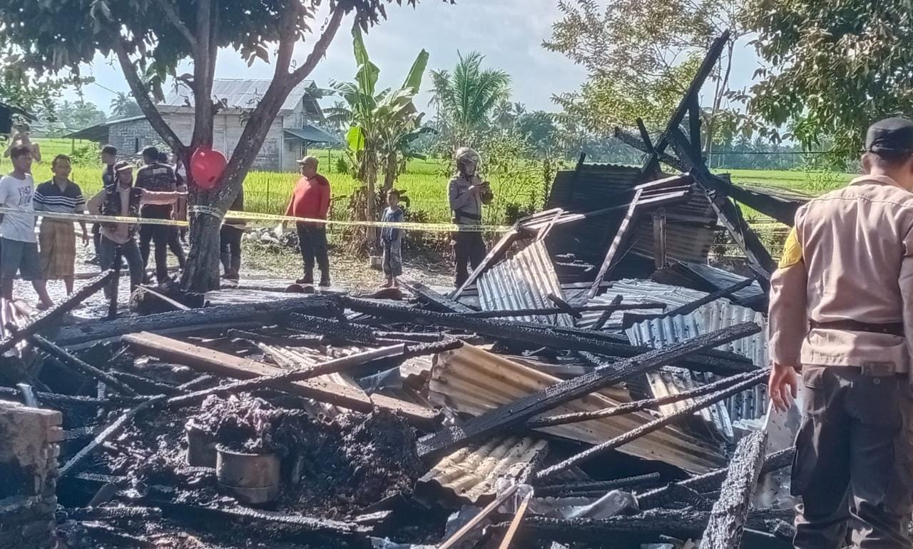 Rumah Warga Pekon Srimelati Habis Di Lalap Si Jago Merah