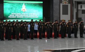 Sertijab Pejabat Kodam dan Komandan Satuan Jajaran Kodam IV/Diponegoro, Pangdam : Berikan Yang Terbaik Demi Kemajuan Satuan 3 IMG 20230530 192145