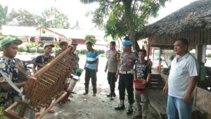 Polsek Air Batu Berbagi Dengan Pengamen Jalanan 2 IMG 20230605 WA0029