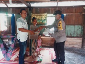Bentuk Kepedulian,Kapolsek Bandar Pulau Santuni Warga Kurang Mampu 2 IMG 20230610 WA0010
