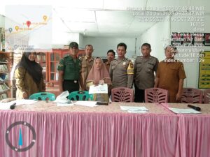Personel Polsek Air Batu dan Babinsa 11 A/B Menghadiri Monitoring Penyerahan BLT-DD Tahun 2023 2 IMG 20230620 WA0029