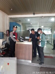 Sebagai Pelindung, Sat Samapta Polres Asahan Berikan Pengamanan objek vital di Kantor Perbankan 2 IMG 20230626 WA0026