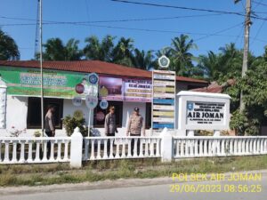 Masyarakat Desa Air Joman dan Kades Pasang Spanduk, Menolak Praktek Perjudian dan Narkoba 2 IMG 20230630 WA0049