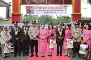 Kapolres Asahan Bersama Ketua Bhayangkari Lepas Personil yang Purna Bhakti dan Syukuran Naik Pangkat 2 IMG 20230630 WA0106