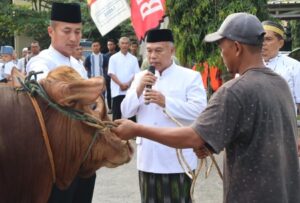 Usai Sholat Iedul Adha 1444 H, Polresta Magelang Berbagi Hewan Qurban 2 IMG 20230629 192622