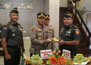 Danrem Wijayakusuma : Pegang teguh Netralitas TNI-Polri 3 » IMG 20230703 185053