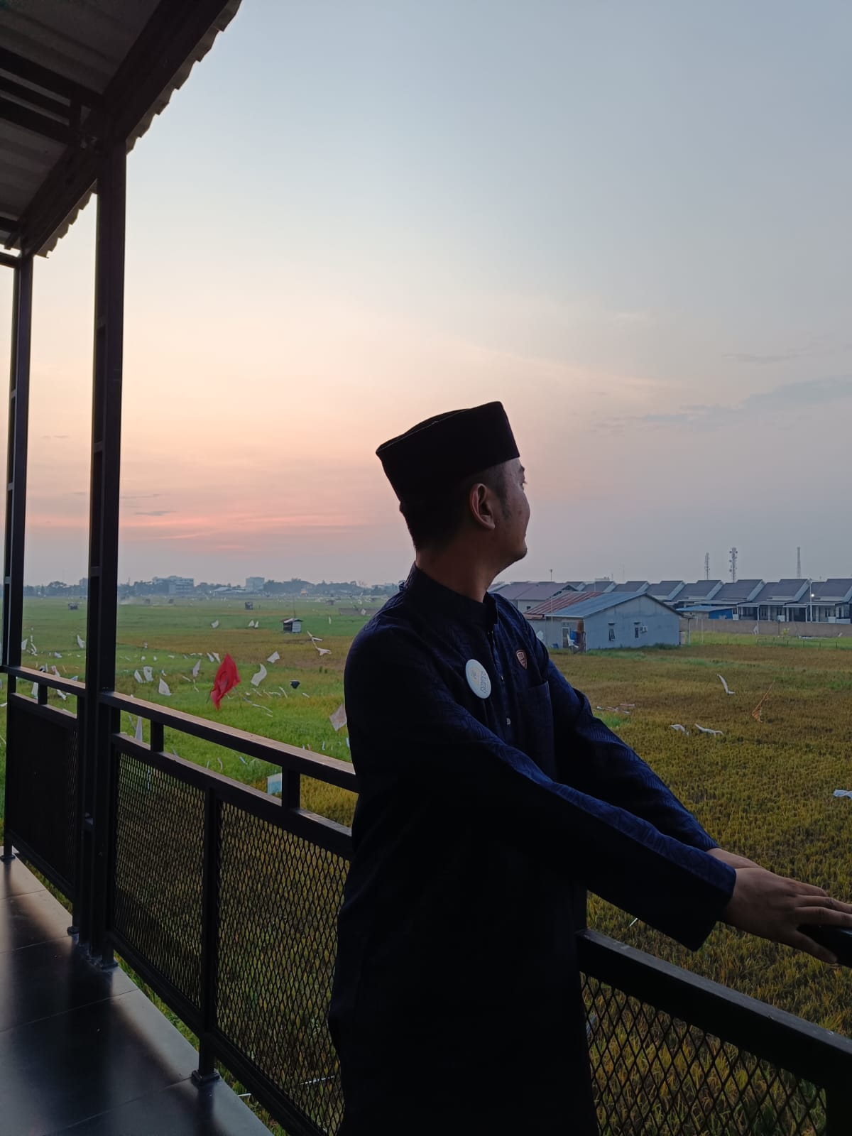 Jangan pandang pengajarnya - Tetapi Ilmu Bermanfaat Dalam, Bacalah Kitab Suci Al-Qur'an Bukan Untuk Tak Kenali diri-Nya (Selamat Hari Santriyah Di Dunia) 3 IMG 20231022 WA0019