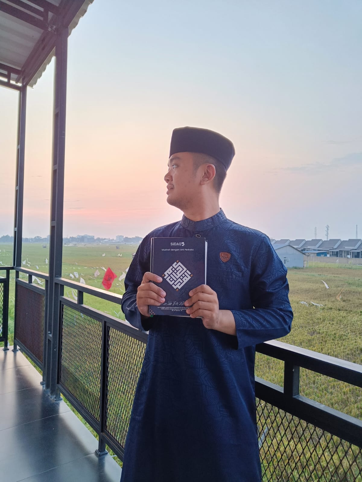 Jangan pandang pengajarnya - Tetapi Ilmu Bermanfaat Dalam, Bacalah Kitab Suci Al-Qur'an Bukan Untuk Tak Kenali diri-Nya (Selamat Hari Santriyah Di Dunia) 8 IMG 20231022 WA0022 1