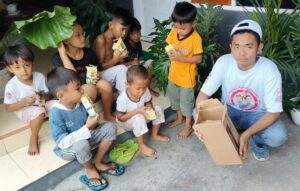 Gaungkan Kembali Pilpres Sekali Putaran, GSP DIY Bagi Merchandise Dan Susu UHT Di Wilayah Yogyakarta 3 Picsart 24 01 20 14 31 18 732 1