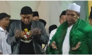 David Provostian Pimpinan Jama'ah Palu Gada Ngaji Roso Boja-Kendal Hadiri Pengajian dan Mujahadah 2 IMG 20240428 031516