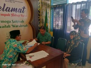 Kepala KUA Ngaliyan Semarang Pimpin Pelaksanaan Ikrar wakaf 3 IMG 20240712 WA0138