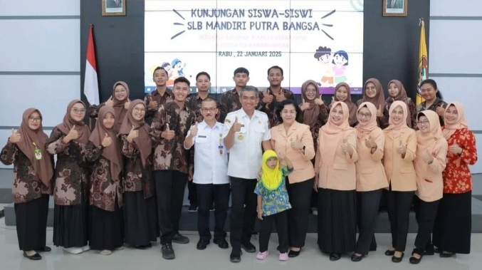 SLB Mandiri Putera Bangsa dalam giat ini, mengunjungi Kantor Bupati Karanganyar, Jawa Tengah