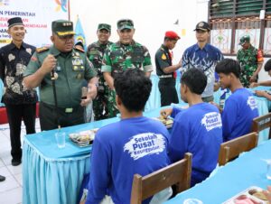 Danrem Makutarama Berikan Motivasi Kepada Siswa di Kendal Usai Tinjau SPPG Kendal , 2 IMG 20251215 WA0147