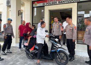 Motor hilang saat melaksakan ibadah sholat subuh, Pedagang Cilok mendapatkan sepeda motor baru dari Kapolres Boyolali 2 IMG 20251215 184222