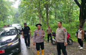 Sambut Nataru, Satlantas Polres Blora Bersama Instansi Terkait Gelar Kerja Bakti Bersihkan Jalur Blora-Randublatung 2 IMG 20251219 150146