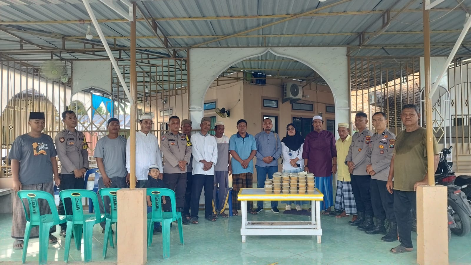 Wujud Kepedulian, Polres Tanjung Balai Sebar Ratusan Cup Takjil 2 IMG 20260222 WA0058