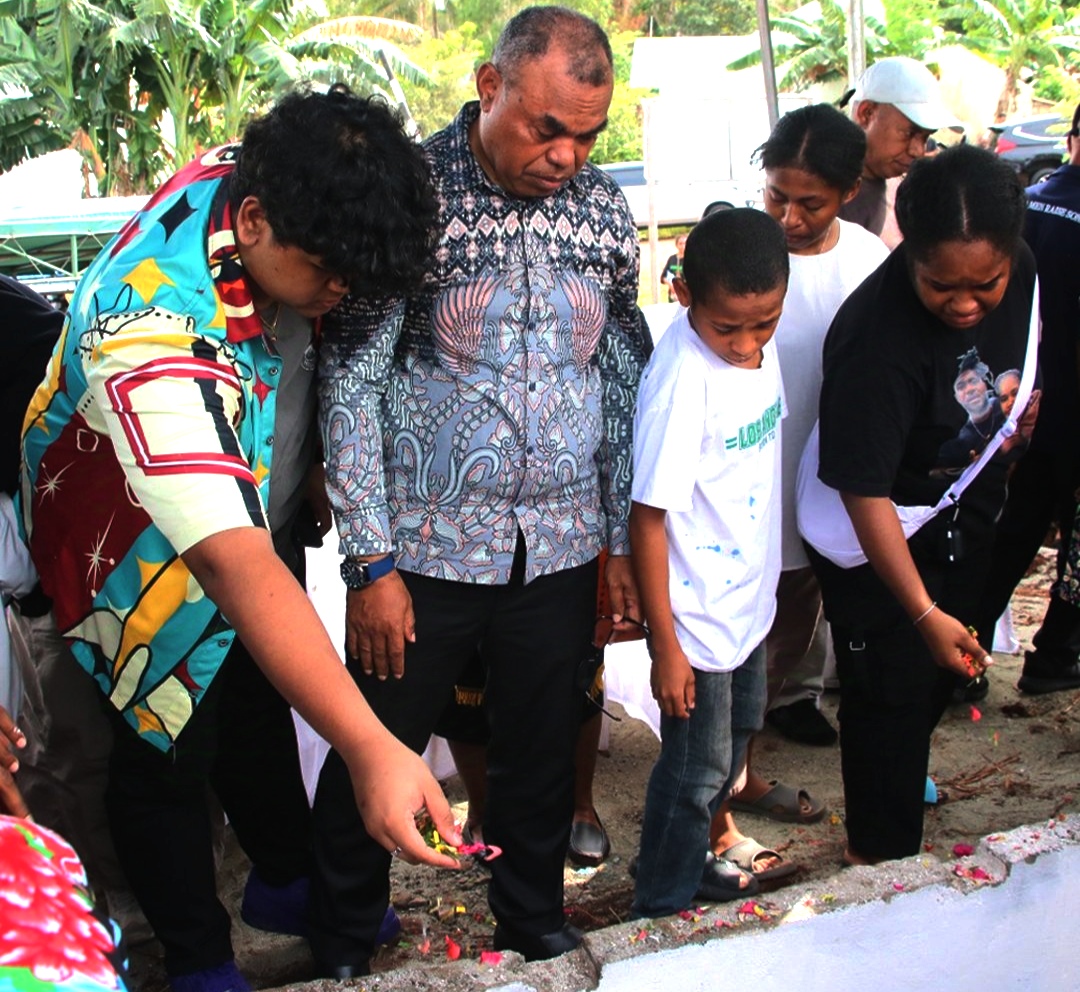 Kapolda Papua Tengah : Brigjen Pol. Jermias Rontini, S.I.K., M.Si., Berduka Atas Kepergian Ayahanda Almarhum Korens Rontini #Keharuan Menyelimuti di Kediaman 3 IMG 20260201 154535
