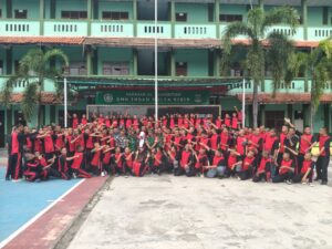Babinsa Koramil 0219/Cikande Berikan Wawasan kebangsaan Dan Kedisiplinan Pada 156 Siswa SMKS Insan Mulya Kibin Serang 2 fe87ca0b e7e8 4eb1 8064 dcc79fc22968