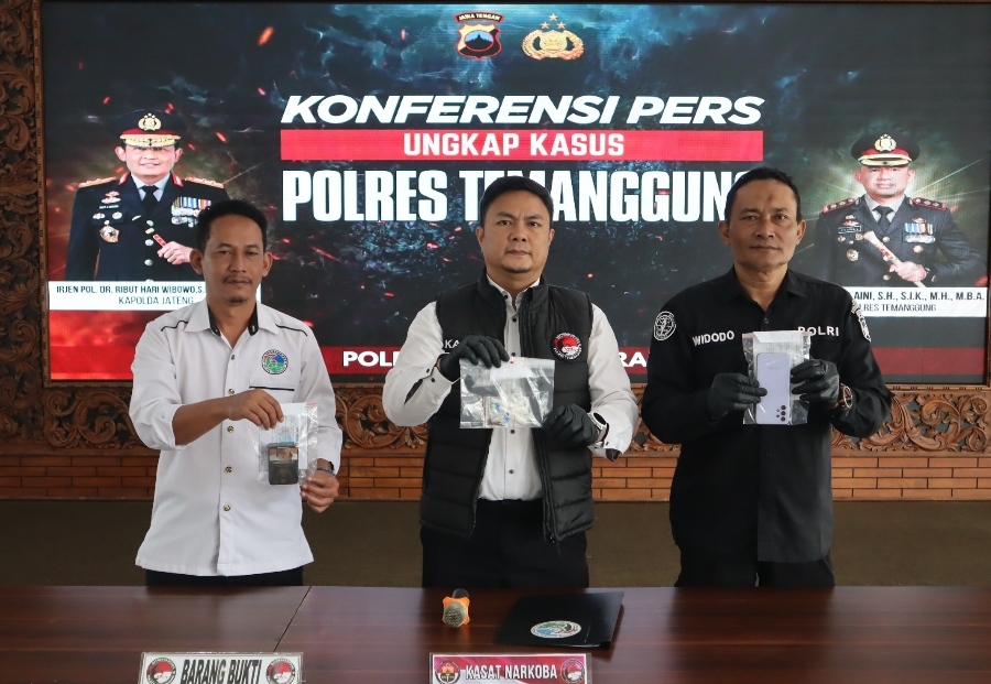 Babinsa bersama SPPG Distribusikan Makanan Bergizi Ke Ribuan Pelajar Pebayuran