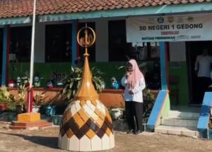 Sentuhan Estetika dan Iman: Ormas Squad Nusantara Kendal Serahkan Bantuan Kubah Mushola Darul Ulum SDN 1 Gedong 3 IMG 20260715 205212