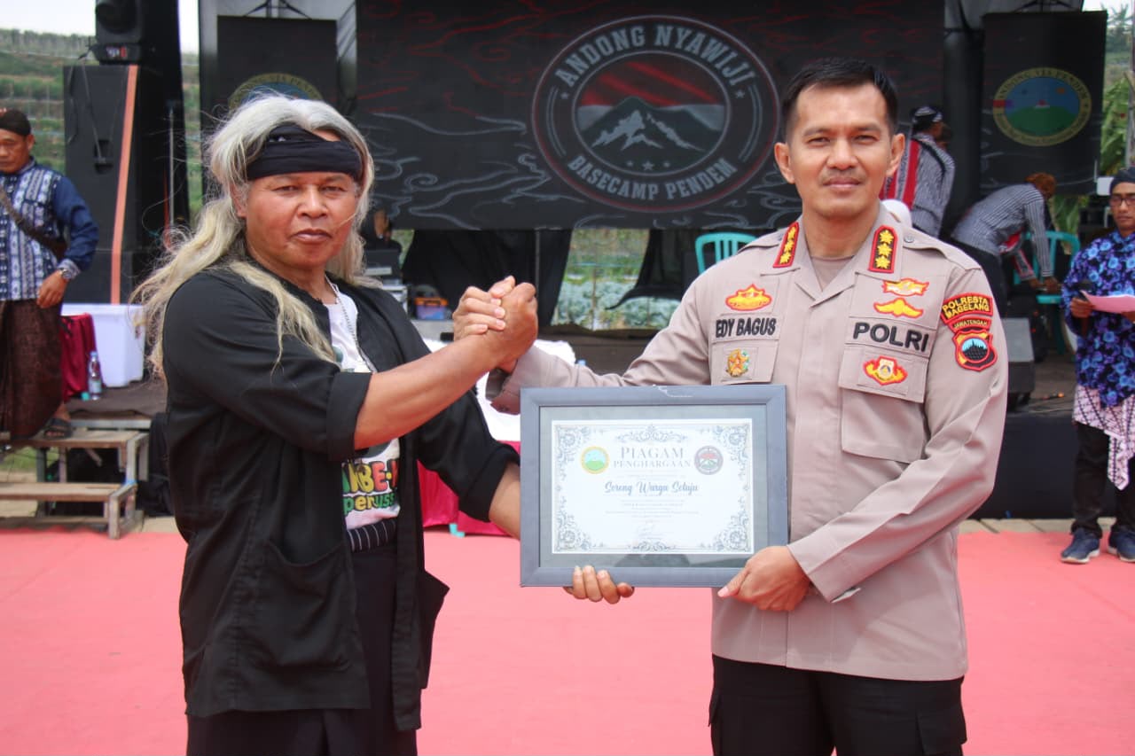 Sambut HUT RI, Bendera Merah Putih 1.000 Meter Dibentangkan di Gunung Andong 2 IMG 20260823 WA0090