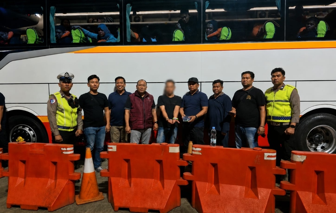 Sukses Gelar Turnamen Voli Soedirman Cup, Dandim Purbalingga Serahkan Trofi dan Uang Pembinaan